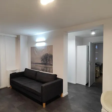 Apartment Metro-house 24h --fakturavat--